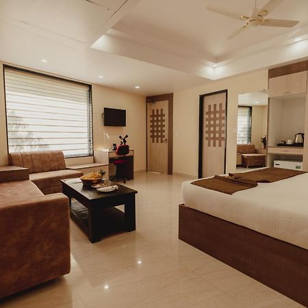 Hotel Bigwig جبلبور المظهر الخارجي الصورة