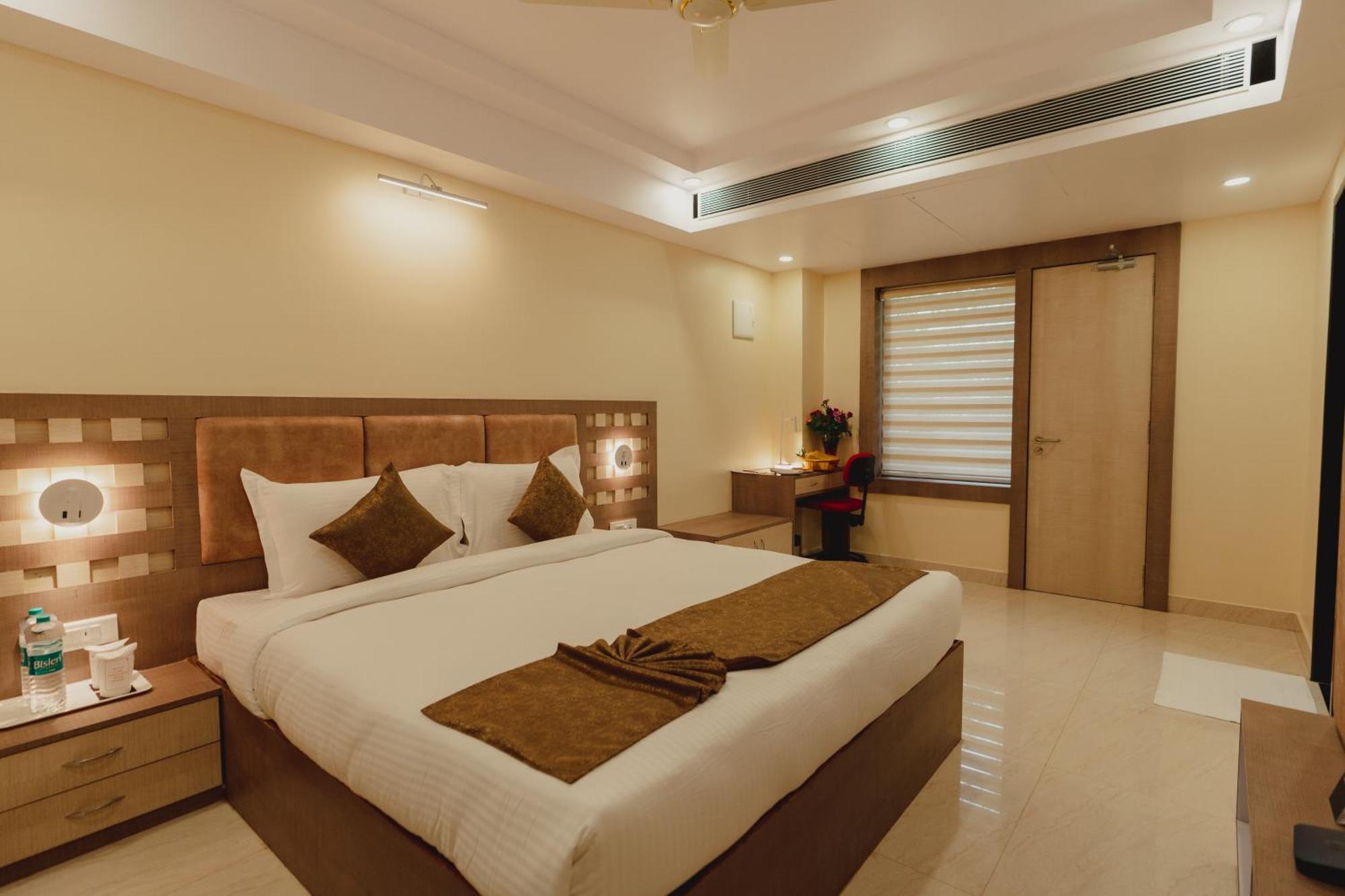 Hotel Bigwig جبلبور المظهر الخارجي الصورة